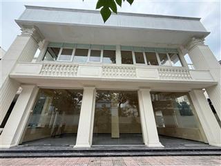 Bán nhà đất mt p.3, q.3  khuôn đất lớn hiếm phù hơp xấy tòa nhà, khách sạn, văn phòng cao cấp