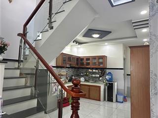 Nhà đẹp 2,1 tỷ hóc môn 2pn 2wc 1 trệt 1 lầu full nội thất, hẻm ô tô