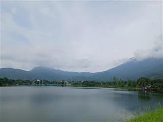 Bán đất bám mặt hồ  view núi cực đẹp
