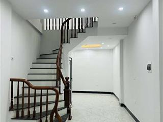 Nhà mới sẵn ở ngay  ô tô đỗ gần  vị trí đắc địa  giá chưa tới 5 tỷ