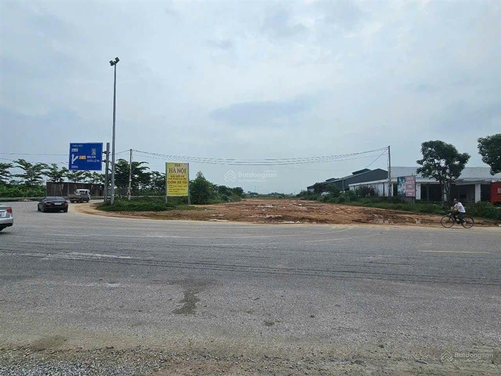 Chuyển nhượng lô đất cực hiếm 2 mặt tiền vị trí đắc địa kinh doanh dịch vụ thương mại tổng hợp