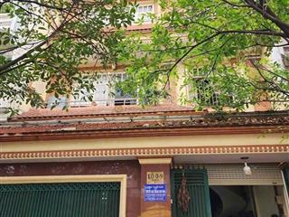 Bàn gấp biệt thự ngang 8,2m khu dân cư miếu nổi, bình thạnh, ngay khu ẩm thực phan xích long