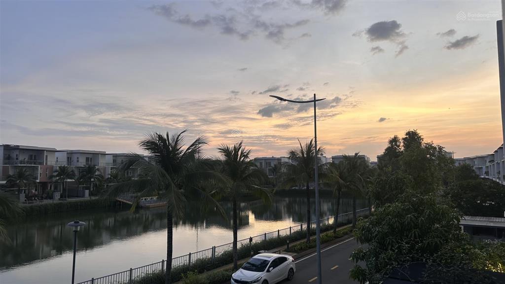 Bán bt dragon village, 10 tỷ, 120m2, 3pn, 3 tầng, q9, hcm