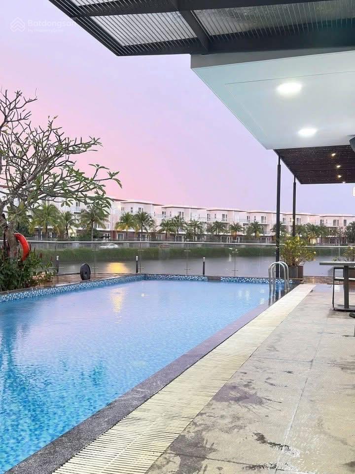 Bán bt dragon village, 10 tỷ, 120m2, 3pn, 3 tầng, q9, hcm