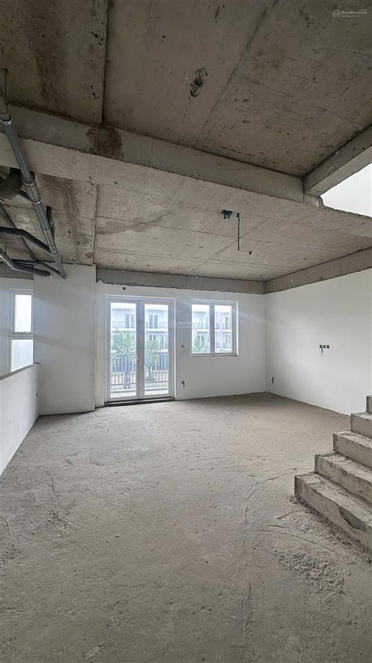 Bán gấp shophouse dragon village giá tốt 8,3 tỷ, 105m2 ở phú hữu, q9, hcm