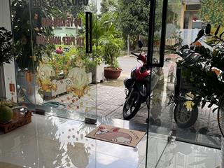 Bán căn nhà mặt tiền đường 60 . thảo điền . vị trí đẹp . tiện kinh doanh văn hộ dịch vụ hiệu quả