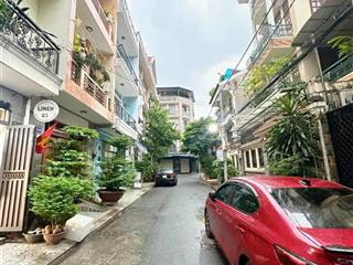 Biệt thự mini kiến trúc châu âu xe hơi vào tận nhà