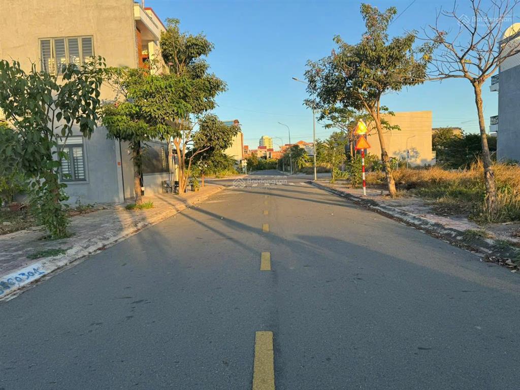 Đi đầu cầu cát lái ngộp 136m2 ngay phan văn đáng, gần chợ sổ hồng chính chủ giá chỉ 1,75 tỷ