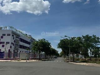 Bán đất sân bay long thành, mặt tiền đường bưng môn,đường lớn phong thủy tốt, 250m2 giá ngộp 2tỷ350