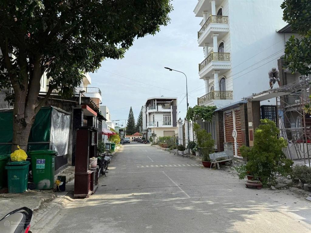 Bán lô đất đối diện kho bạc nhà nước long thành, dt116m2, khai thác kinh doanh tốt, giá 2 tỷ 550