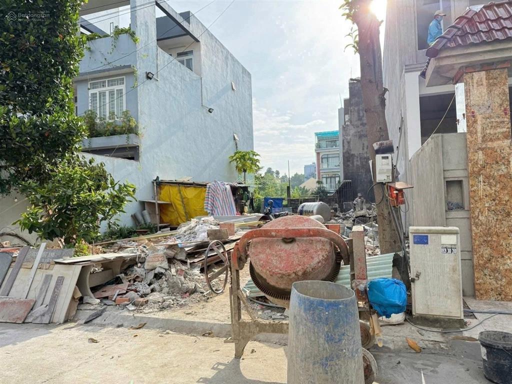 Bán lô đất đối diện kho bạc nhà nước long thành, dt116m2, khai thác kinh doanh tốt, giá 2 tỷ 550