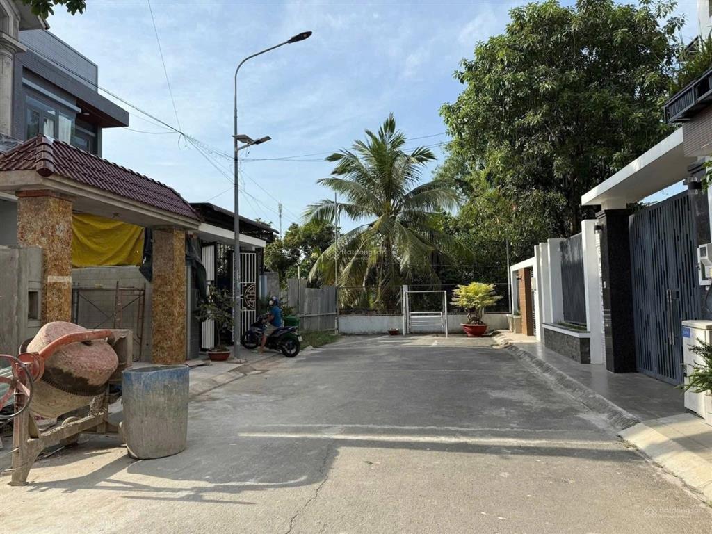 Bán lô đất đối diện kho bạc nhà nước long thành, dt116m2, khai thác kinh doanh tốt, giá 2 tỷ 550