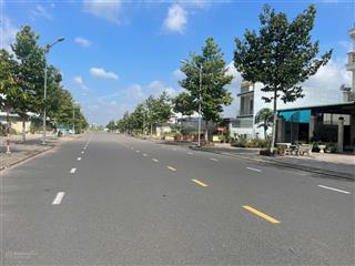 Hạ giá bán lô 125m2 ngay trục đường kinh doanh buôn bán tdc lộc an bình sơn, giá ngộp 4 tỷ 5