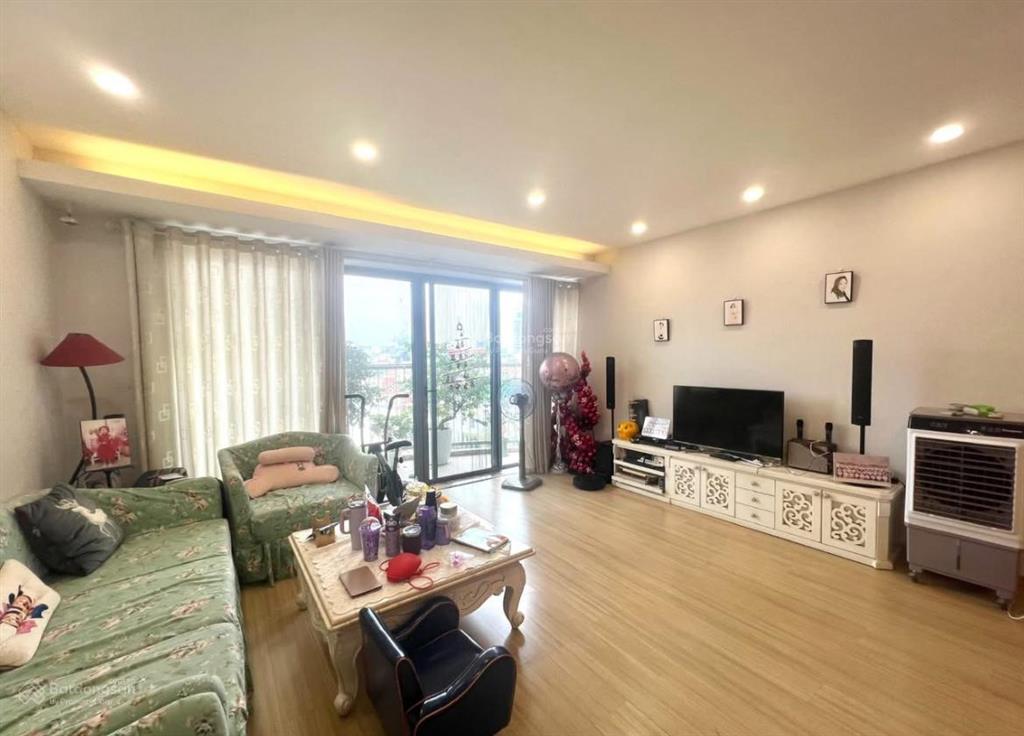 Chủ nhà cần bán nhanh căn 145m2 full đồ sẵn slot ô tô sky city 88 láng hạ