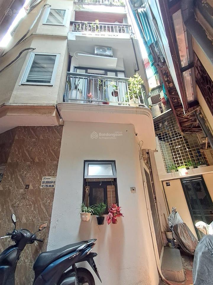 Hiếm! phố quán thánh, lô góc 3 nhà ra mặt phố, oto tránh, nhà thoáng sáng, 25m2*4t tặng nt hiện đại
