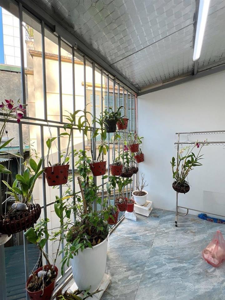 Hiếm! phố quán thánh, lô góc 3 nhà ra mặt phố, oto tránh, nhà thoáng sáng, 25m2*4t tặng nt hiện đại