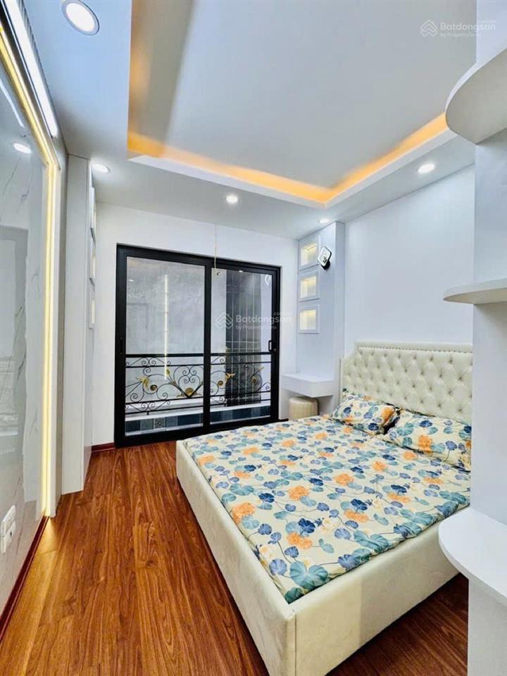 Siêu hot! bán nhà phố đội cấn, phân khúc hiếm, dân xây 30m2*5t tặng full nội thất, ở ngay