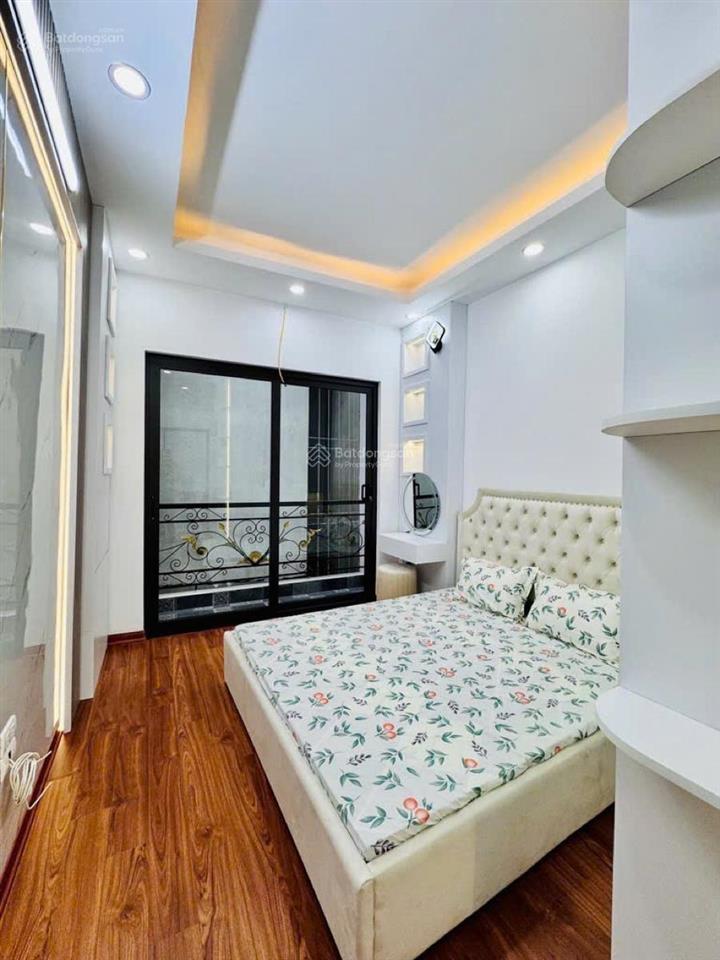 Siêu hot! bán nhà phố đội cấn, phân khúc hiếm, dân xây 30m2*5t tặng full nội thất, ở ngay