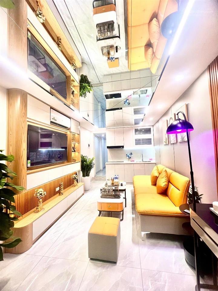 Bán nhà hoàng hoa thám, thang máy nhập khẩu, 20m ra phố, trước nhà rộng, 36m*5t, full nt xịn sò