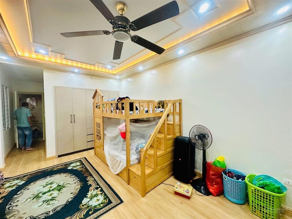 Bán nhà phố phúc xá, ba đình, lô góc, ngõ thông 10m oto tránh, dân xây 30m2*5t, tặng full nt xịn