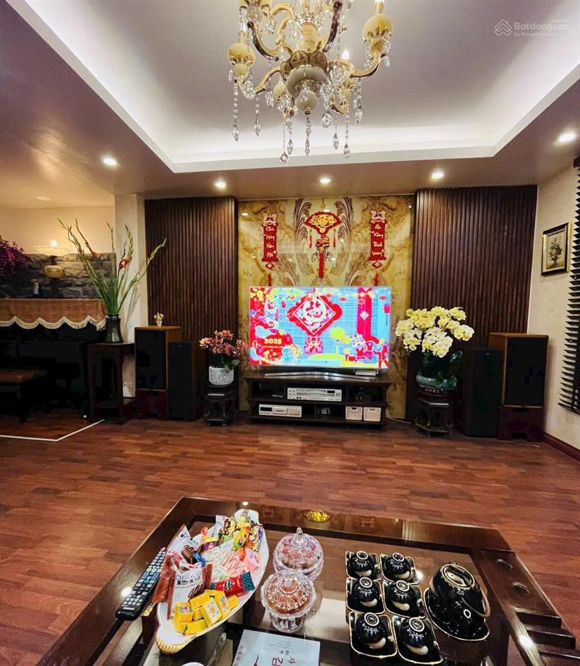 Bán nhà thuỵ khuê, 20m ra oto, ngõ thông trước nhà rộng thoáng sáng, dân xây 36m*6t tặng full nt