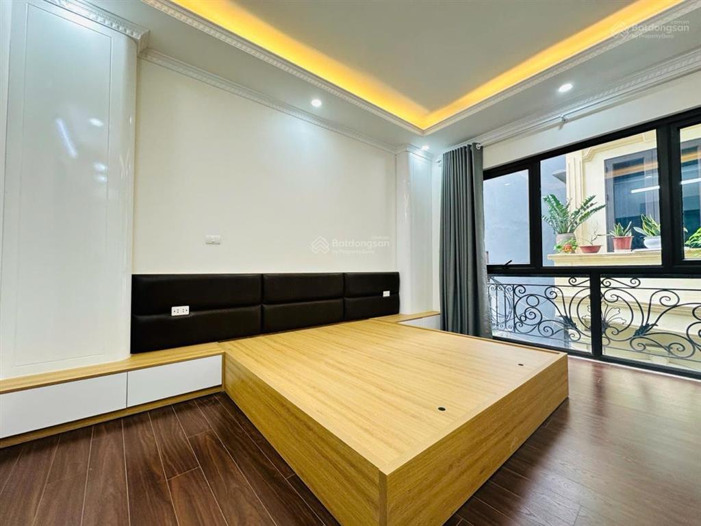 Vip!!! hoàng hoa thám, 6 tầng thang máy, 100m ra ô tô, trước nhà siêu thoáng, full nội thất ở ngay