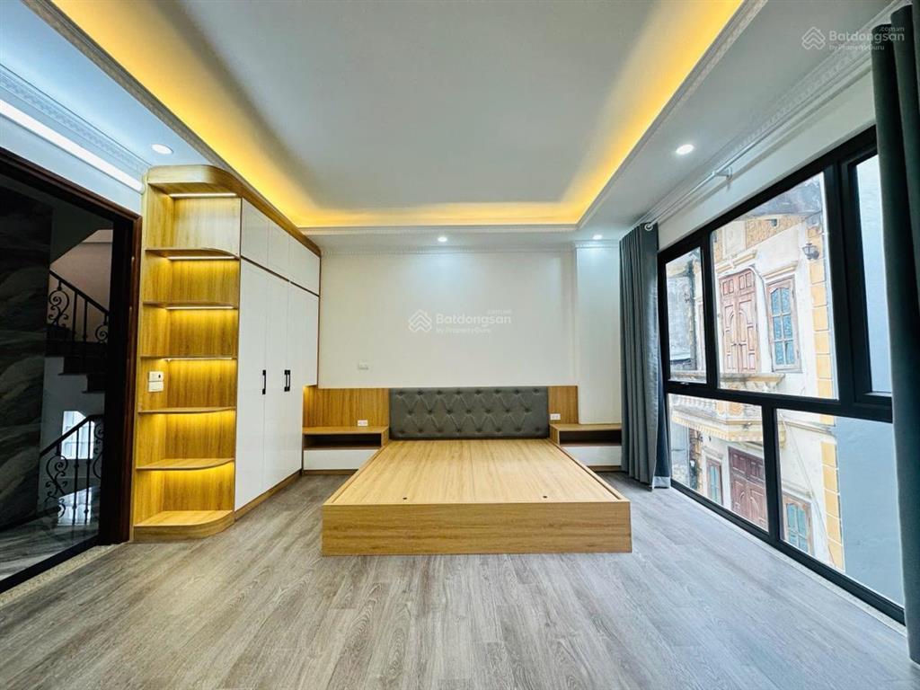 Vip!!! hoàng hoa thám, 6 tầng thang máy, 100m ra ô tô, trước nhà siêu thoáng, full nội thất ở ngay