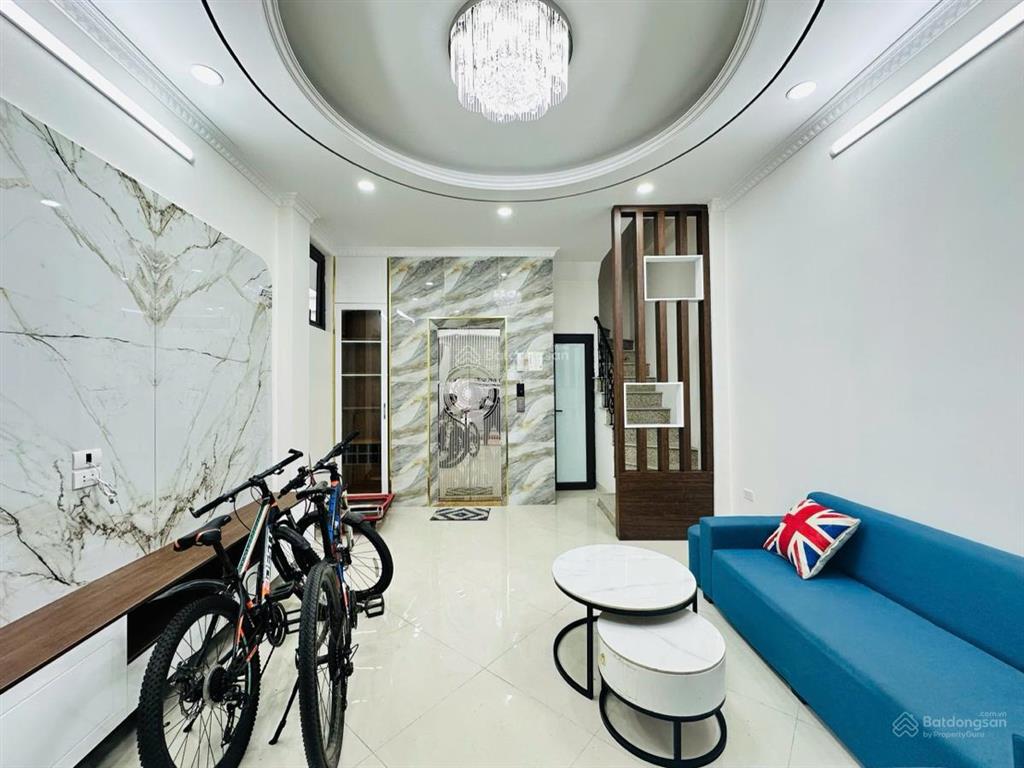 Vip!!! hoàng hoa thám, 6 tầng thang máy, 100m ra ô tô, trước nhà siêu thoáng, full nội thất ở ngay