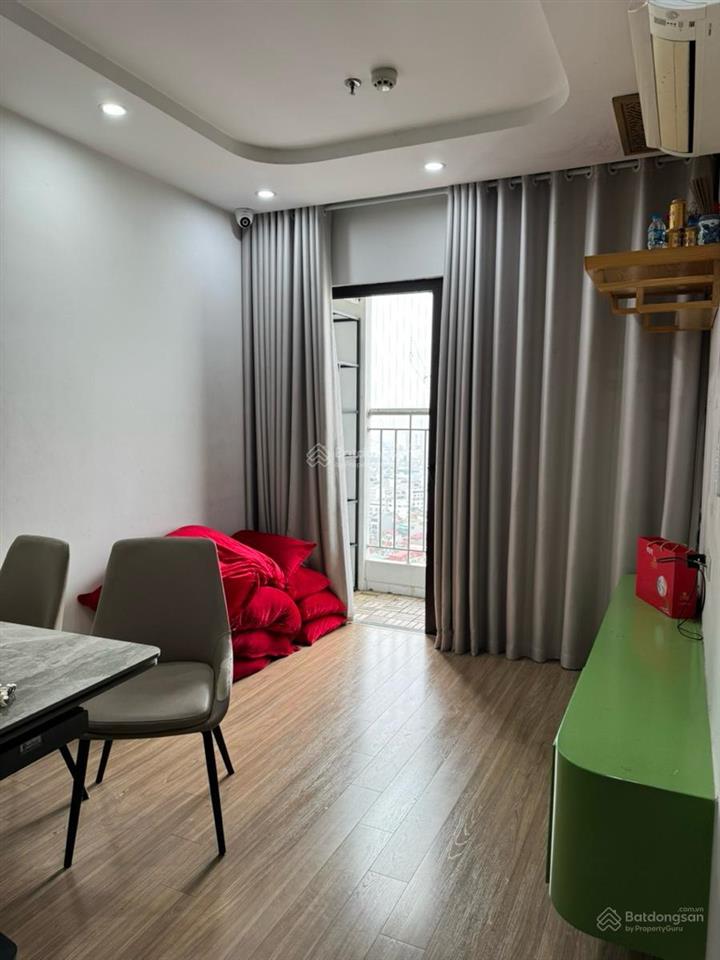 Bán căn hộ cccc liễu giai tower, tầng cao, 64m, 2 ngủ, khách bếp, 2wc, 2 logia, tặng full nội thất