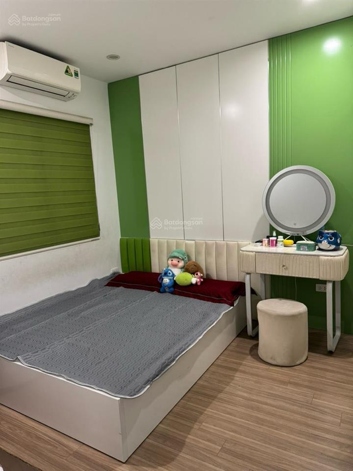 Bán căn hộ cccc liễu giai tower, tầng cao, 64m, 2 ngủ, khách bếp, 2wc, 2 logia, tặng full nội thất