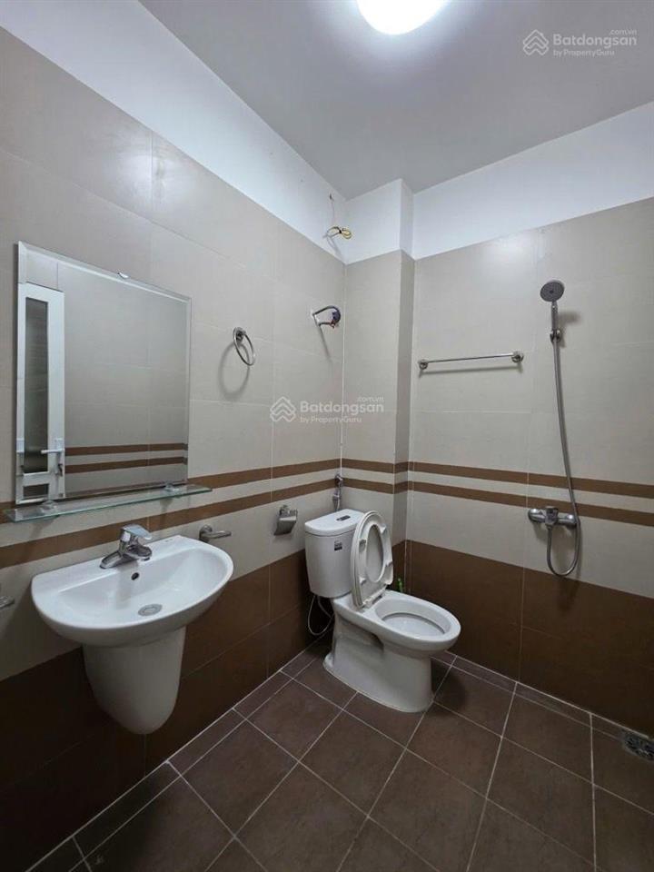 Nhà đẹp 40m2hơn 8 tỷ tặng 100% nội thất  trước nhà 3 gác tránh phóng vèo vèo  2 thoáng.