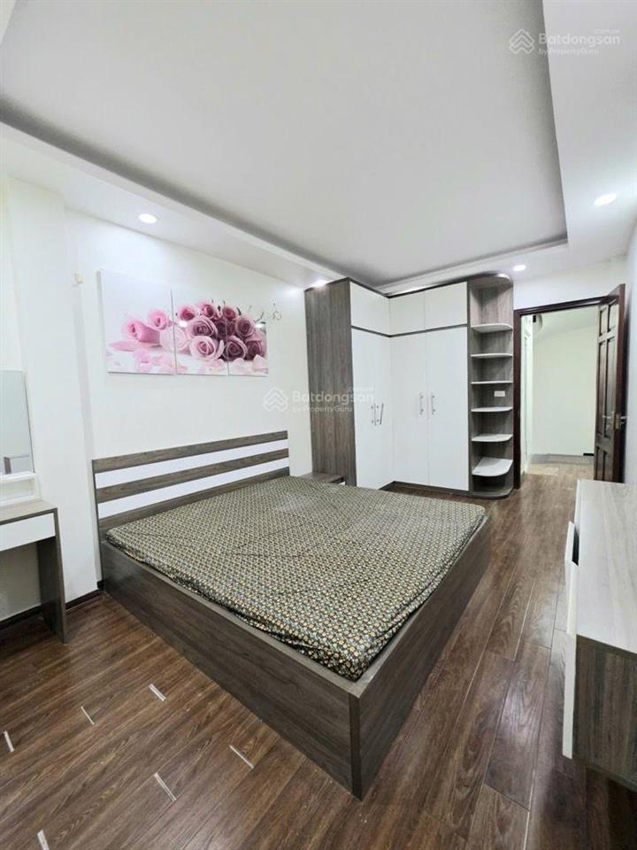 Nhà đẹp 40m2hơn 8 tỷ tặng 100% nội thất  trước nhà 3 gác tránh phóng vèo vèo  2 thoáng.