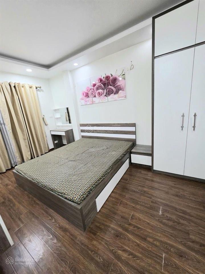 Nhà đẹp 40m2hơn 8 tỷ tặng 100% nội thất  trước nhà 3 gác tránh phóng vèo vèo  2 thoáng.