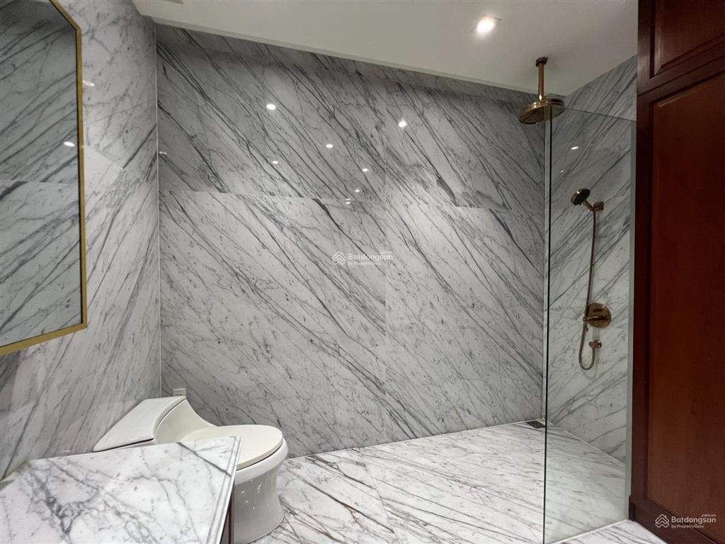 Kẹt tiền gấp bán biệt thự nine south 7x17.5m nhà thô, full nội thất 7x20m giá 15,5 tỷ. 0909 127 ***