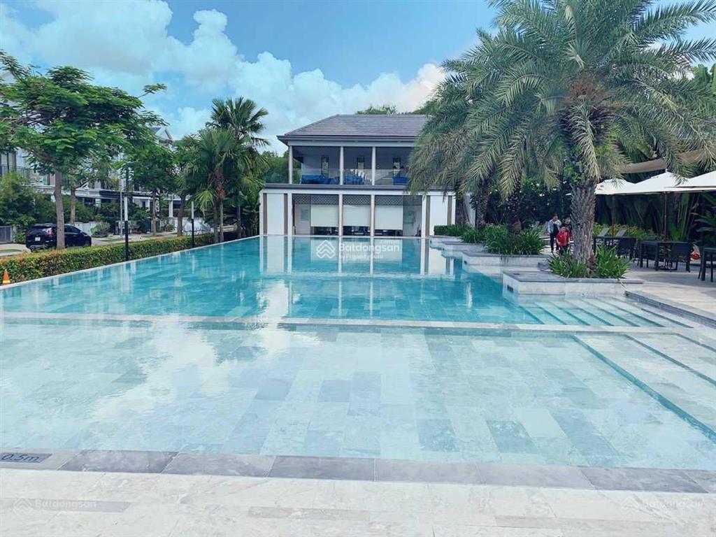 Kẹt tiền gấp bán biệt thự nine south 7x17.5m nhà thô, full nội thất 7x20m giá 15,5 tỷ. 0909 127 ***