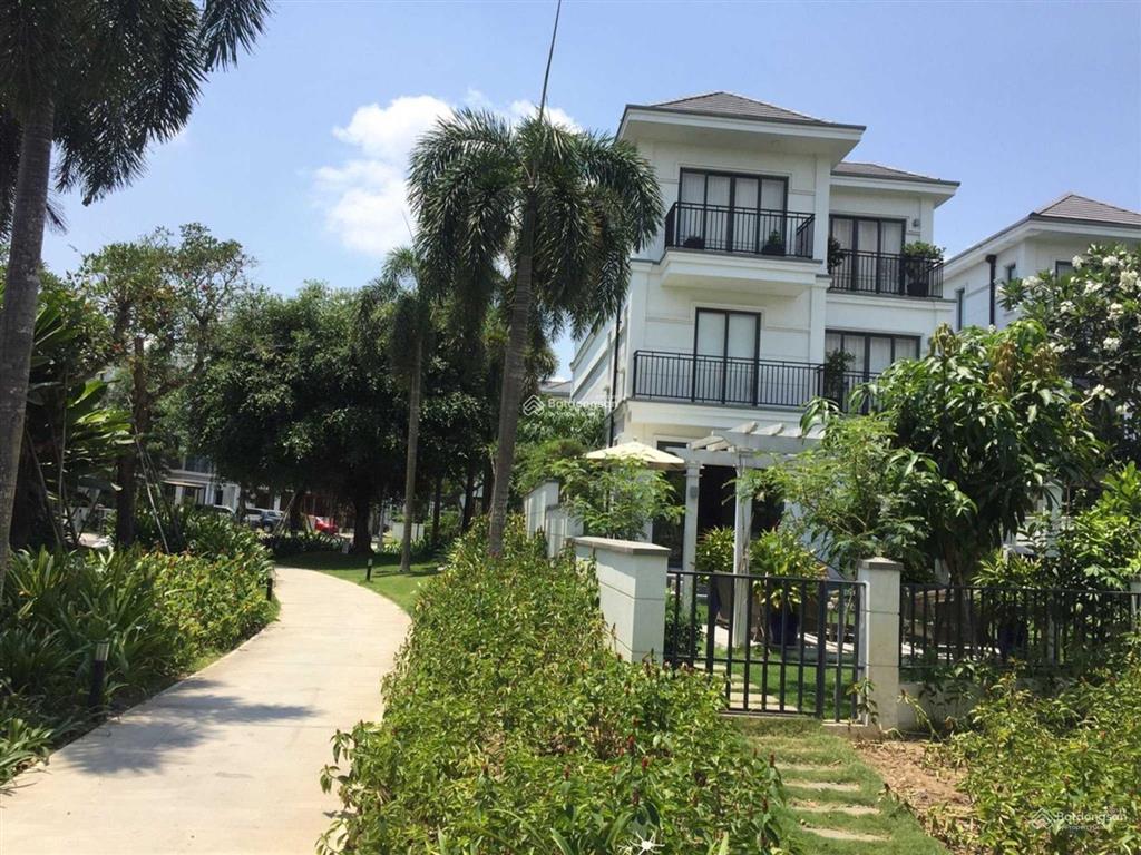 Kẹt tiền gấp bán biệt thự nine south 7x20m nhà thô, giá 15 tỷ full nội thất 7x20m giá 15.5 tỷ