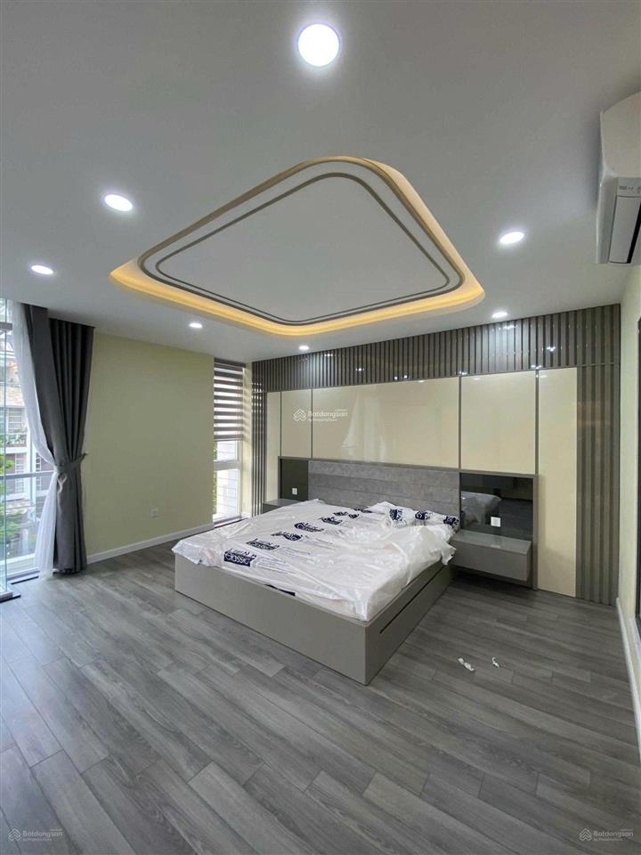 Chính chủ cần bán căn nhà phố full nội thất lavila phước kiểng, giá chỉ 12.8 tỷ.  0909 127 ***