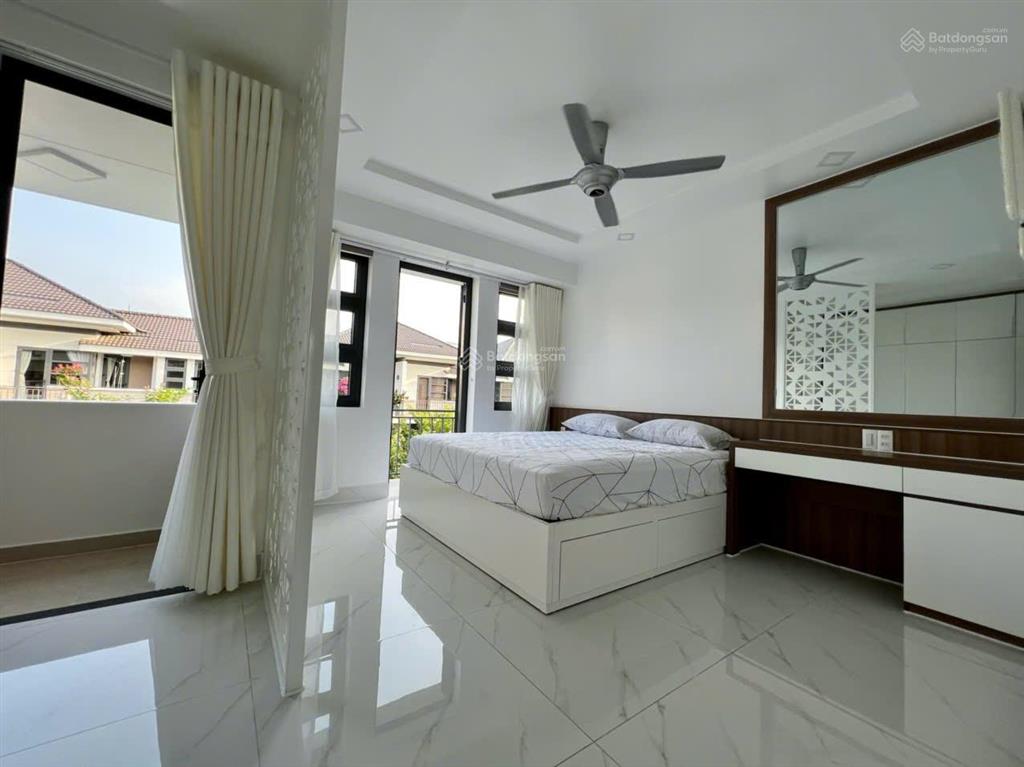 Ngộp bank cần bán gấp căn biệt thự khu compound lavila nhà bè, giá 11,6 tỷ