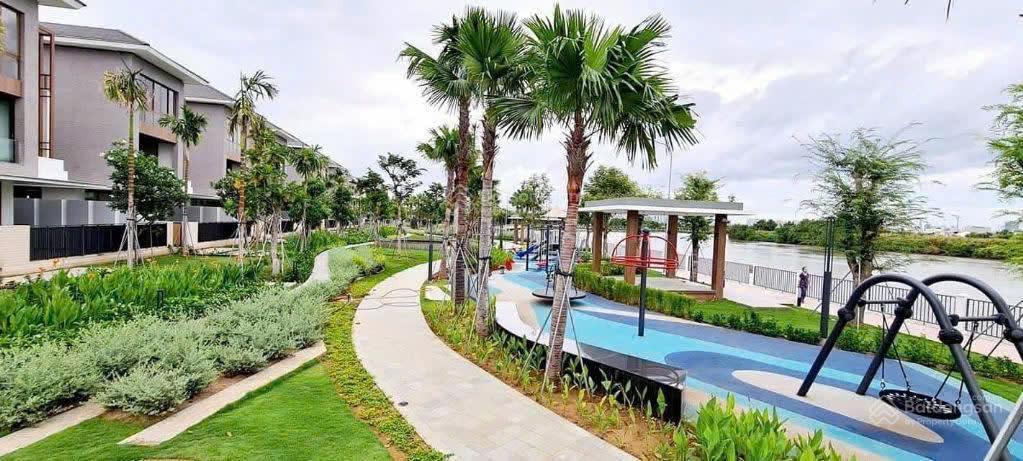 Ngộp bank cần bán gấp căn biệt thự khu compound lavila nhà bè, giá 11,6 tỷ