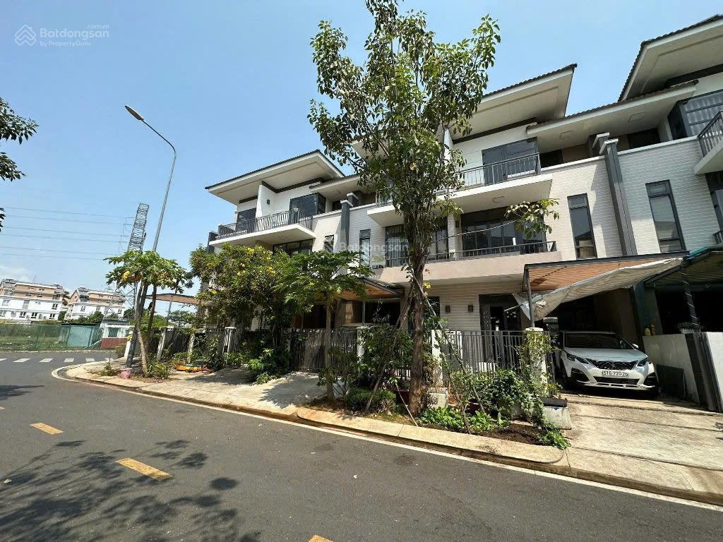 Ngộp bank cần bán gấp căn biệt thự khu compound lavila nhà bè, giá 11,6 tỷ