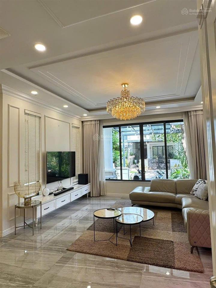 Hàng ngộp chính chủ bán biệt thự kdc nine south, full nội thất 16.8 tỷ, rẻ nhất khu 7x20m (140m2)