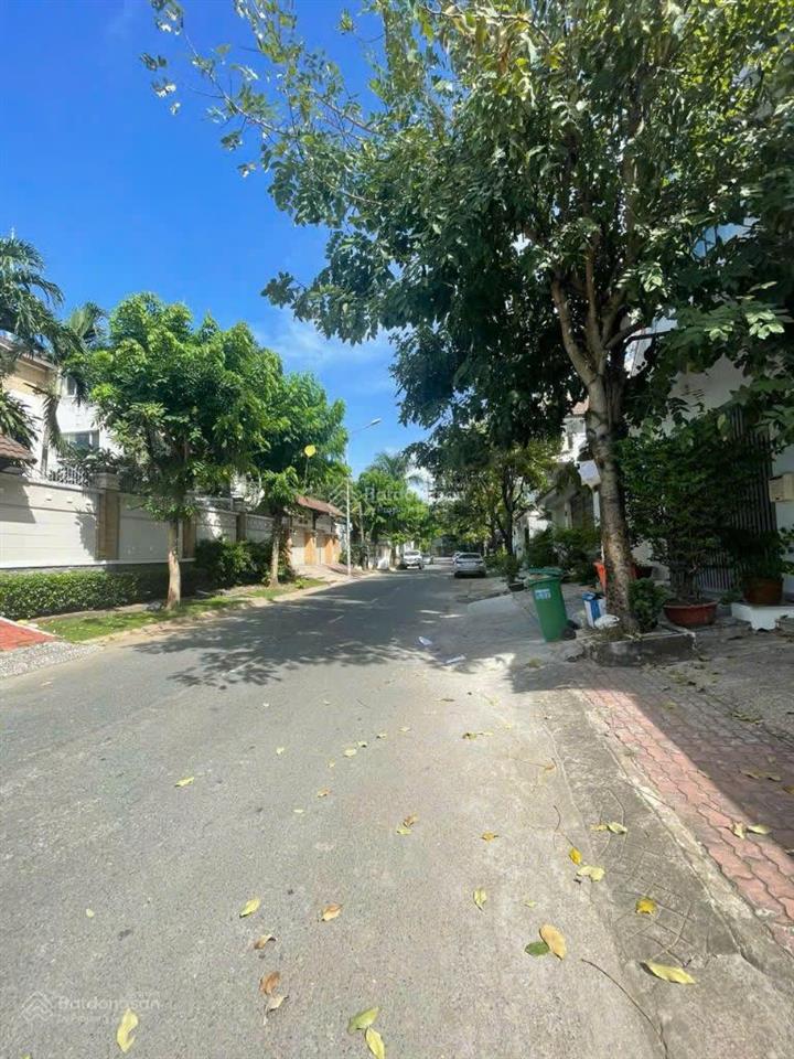 Chính chủ bán nhanh biệt thự kdc nam long ttc đối diện công viên  8x24m  1 trệt, 3 lầu  26 tỷ