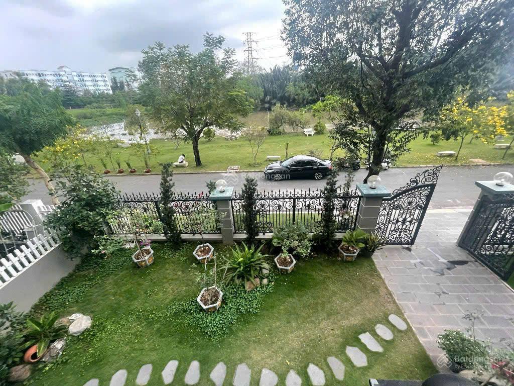 Chính chủ bán nhanh biệt thự kdc nam long ttc đối diện công viên  8x24m  1 trệt, 3 lầu  26 tỷ