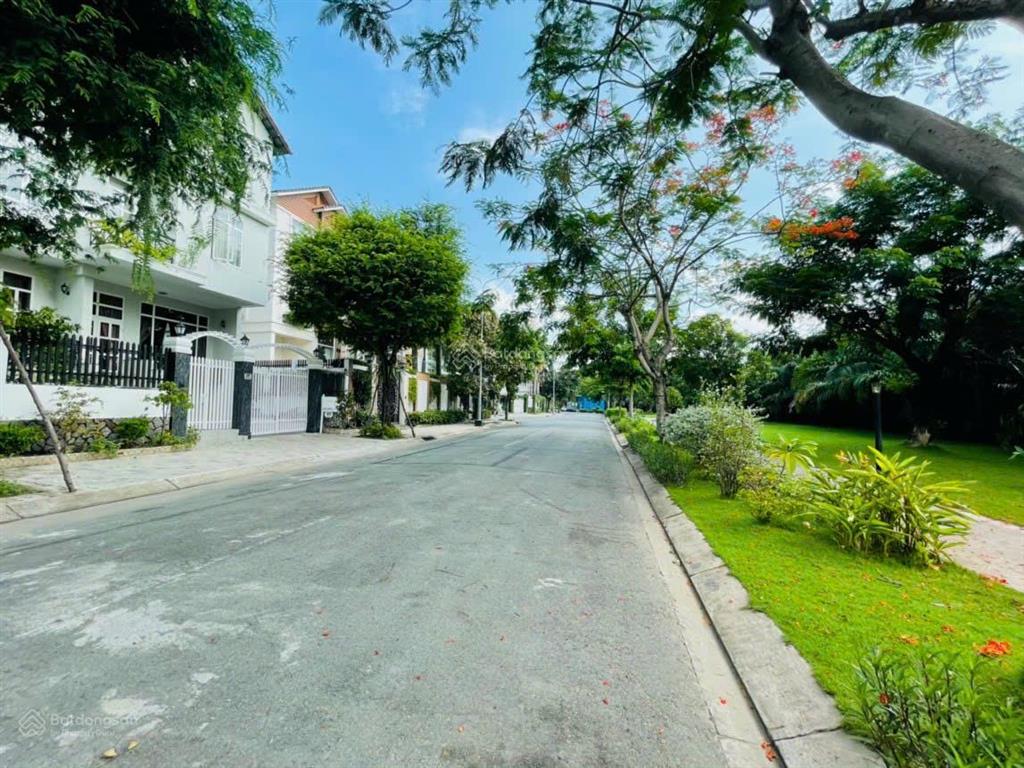 Chính chủ cần bán nhanh biệt thự kdc phú mỹ vạn phát hưng, liền kề pmh, 10,5x21m 220,5m2 giá 31 tỷ