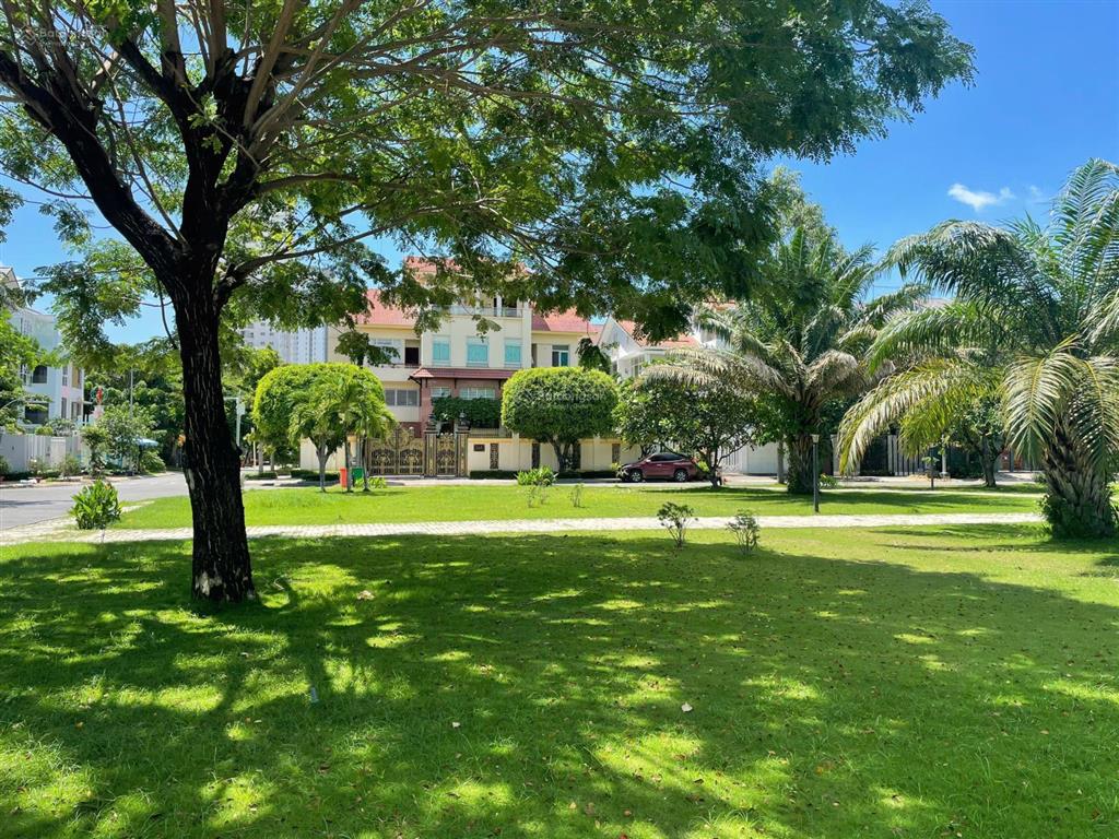 Chính chủ thiện chí bán gấp nhà phố kdc phú mỹ vạn phát hưng, 6x21m (126m2),giá 18 tỷ, 0909 127 ***