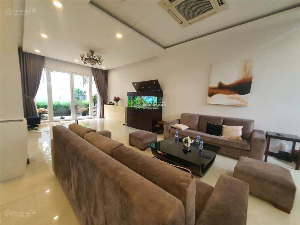 Chính chủ ngộp bán gấp biệt thự kdc tấn trường, quận 7 dt 12x20m, 3 lầu st. giá 25 tỷ
