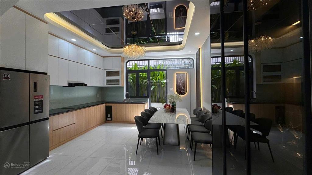 Chủ định cư bán gấp nhà phố tđc phú mỹ q7, mt đường lớn 20m, dt 5x22m, giá 14 tỷ. shr