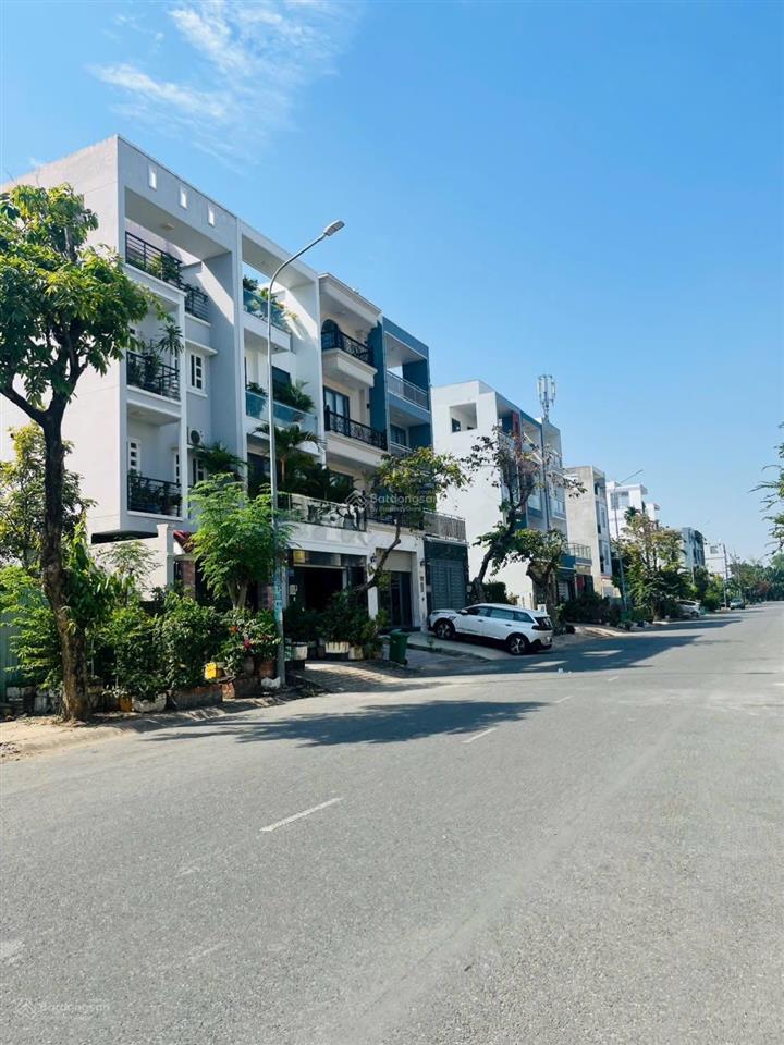 Chủ định cư bán gấp nhà phố tđc phú mỹ q7, mt đường lớn 20m, dt 5x22m, giá 14 tỷ. shr