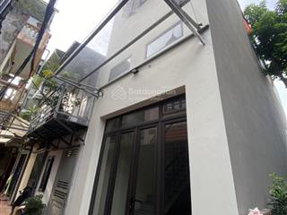 Nhỉnh 3 tỷ có ngay nhà phố bắc cầu  ô tô vào gần nhà  ngõ nông  tiện ích  dt 42m2 x mt 3.4m