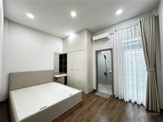 Nhà đẹp giá tốt ngang lớn và nội thất cao cấp 500tr, 1 bước qua quận 1, ko qh, giá chỉ 7tỷ6 tl.